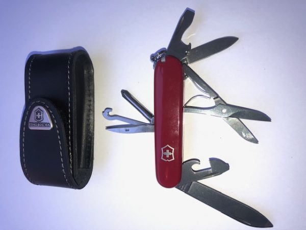 COUTEAU SUISSE AVEC SON ETUI CUIR